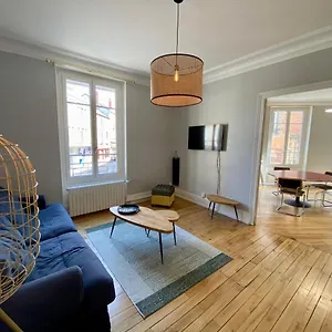 Grand De Caractère Au Coeur De Ville Appartement